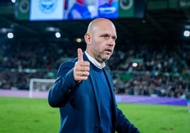 José Alberto, entrenador del Racing y extécnico del Málaga, tras el partido frente al Burgos.