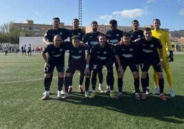 Los futbolistas del Torremolinos, en el partido ante La Unión.