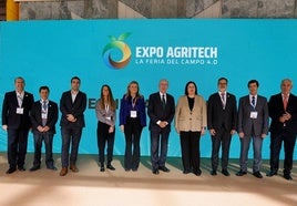 Foto de familia en la inauguración de Expo Agritech, en el Palacio de Ferias.