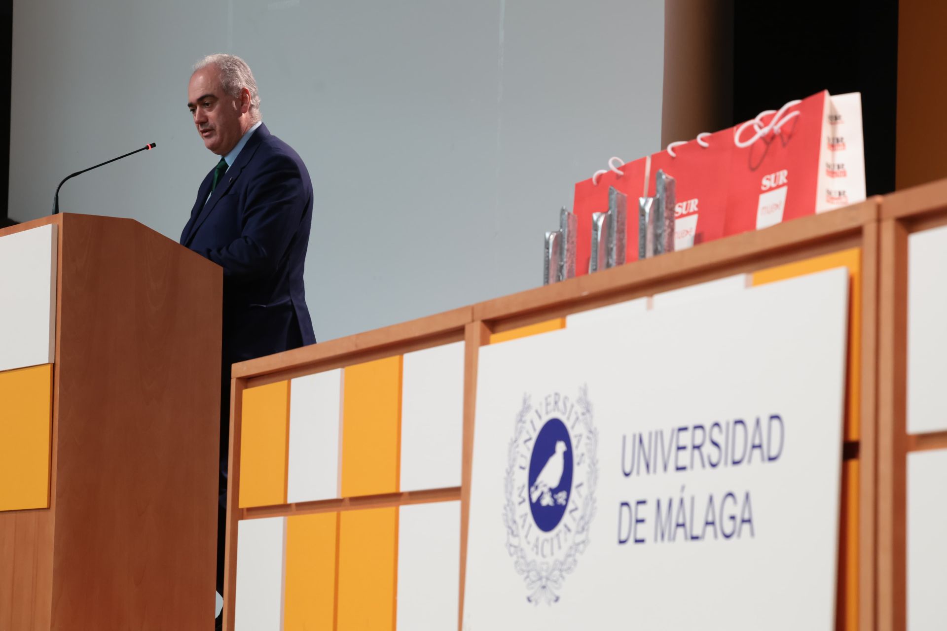 Entrega de los premios Destacad@s de BBVA y SUR a los alumnos de la UMA con los mejores expedientes