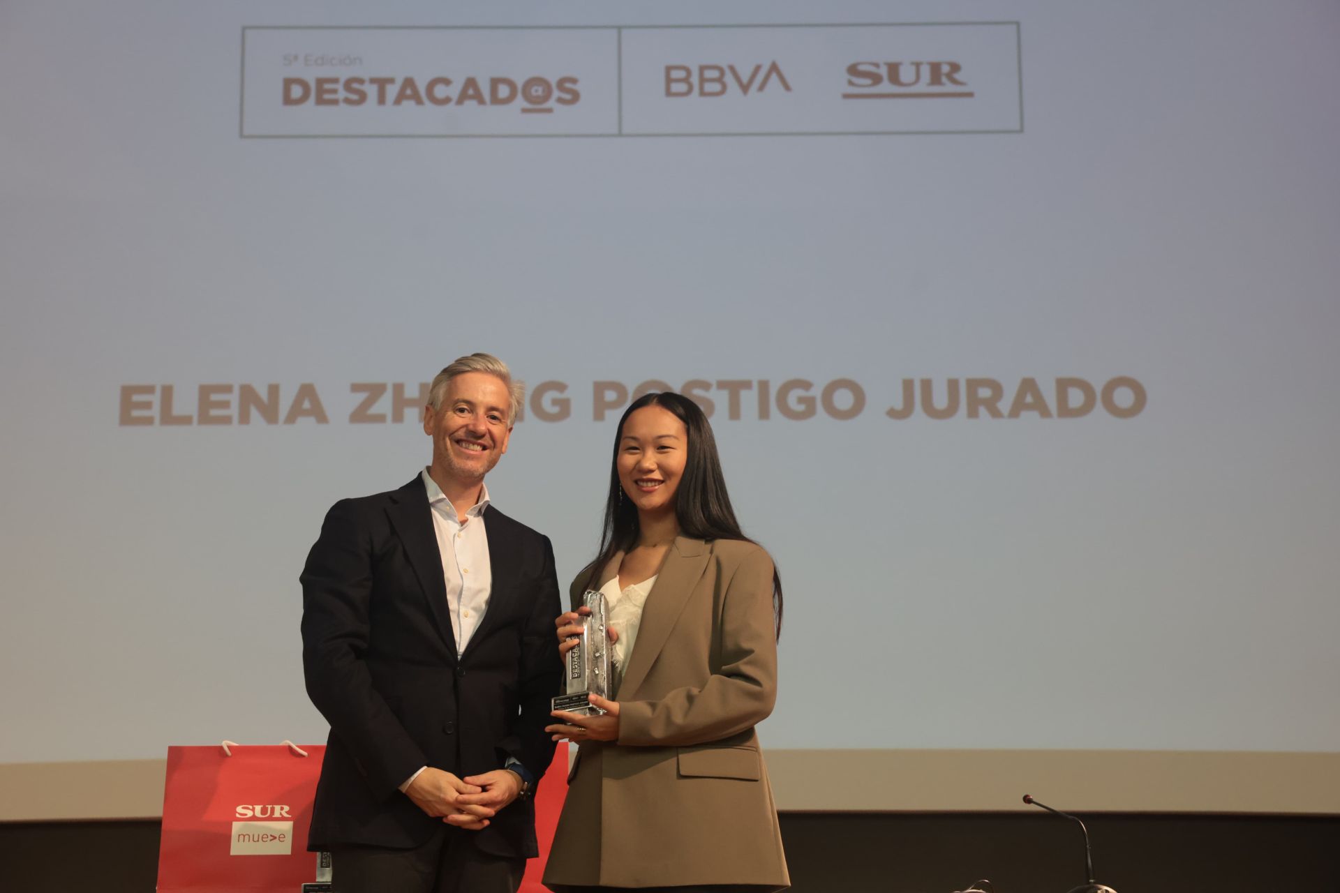Entrega de los premios Destacad@s de BBVA y SUR a los alumnos de la UMA con los mejores expedientes