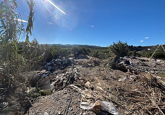 Imagen de los daños ocasionados en una finca de la Axarquía tras la última DANA.