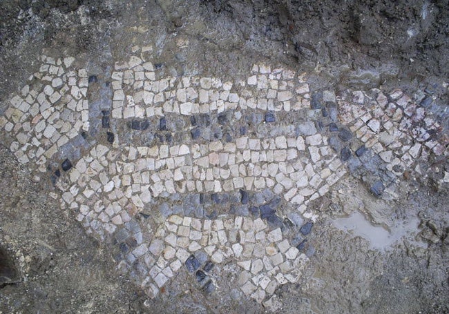Fragmento de mosaico aparecido durante las excavaciones del sótano del Museo Carmen Thyssen.