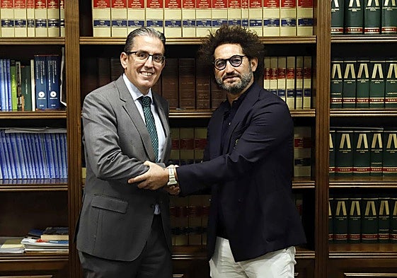 Sergio Corral y Paco Ávila, tras el acuerdo.