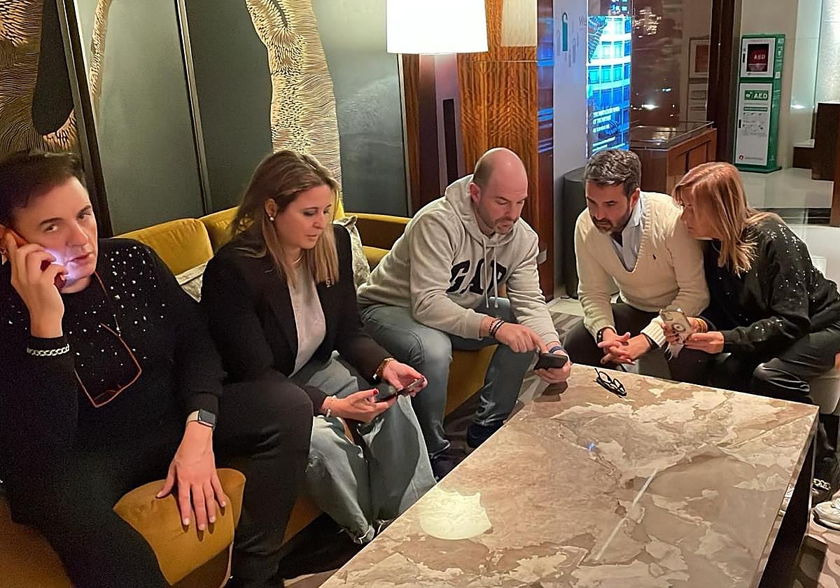 Los seis miembros de la delegación andaluza que están en misión comercial en Seúl.