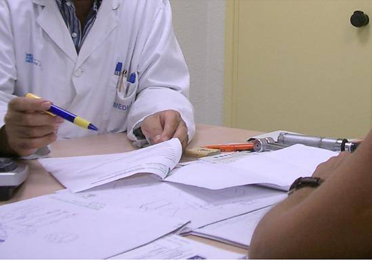 Un tribunal reconoce a una animadora turística la incapacidad permanente tras la negativa de la Seguridad Social porque su labor era «sedentaria»