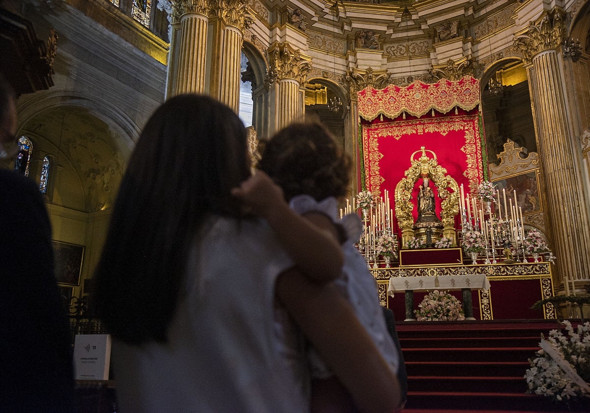 La Virgen de la Victoria, durante una novena en la Catedral.