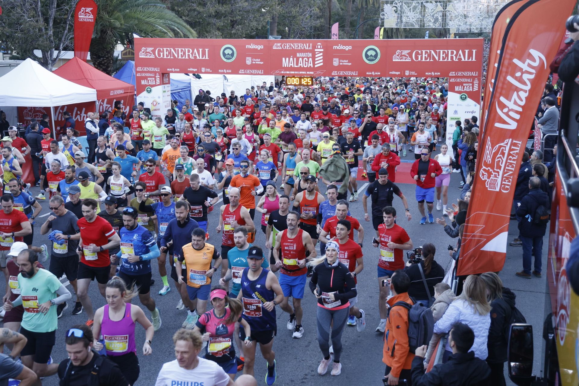 Las mejores imágenes del Generali Maratón de Málaga 2024