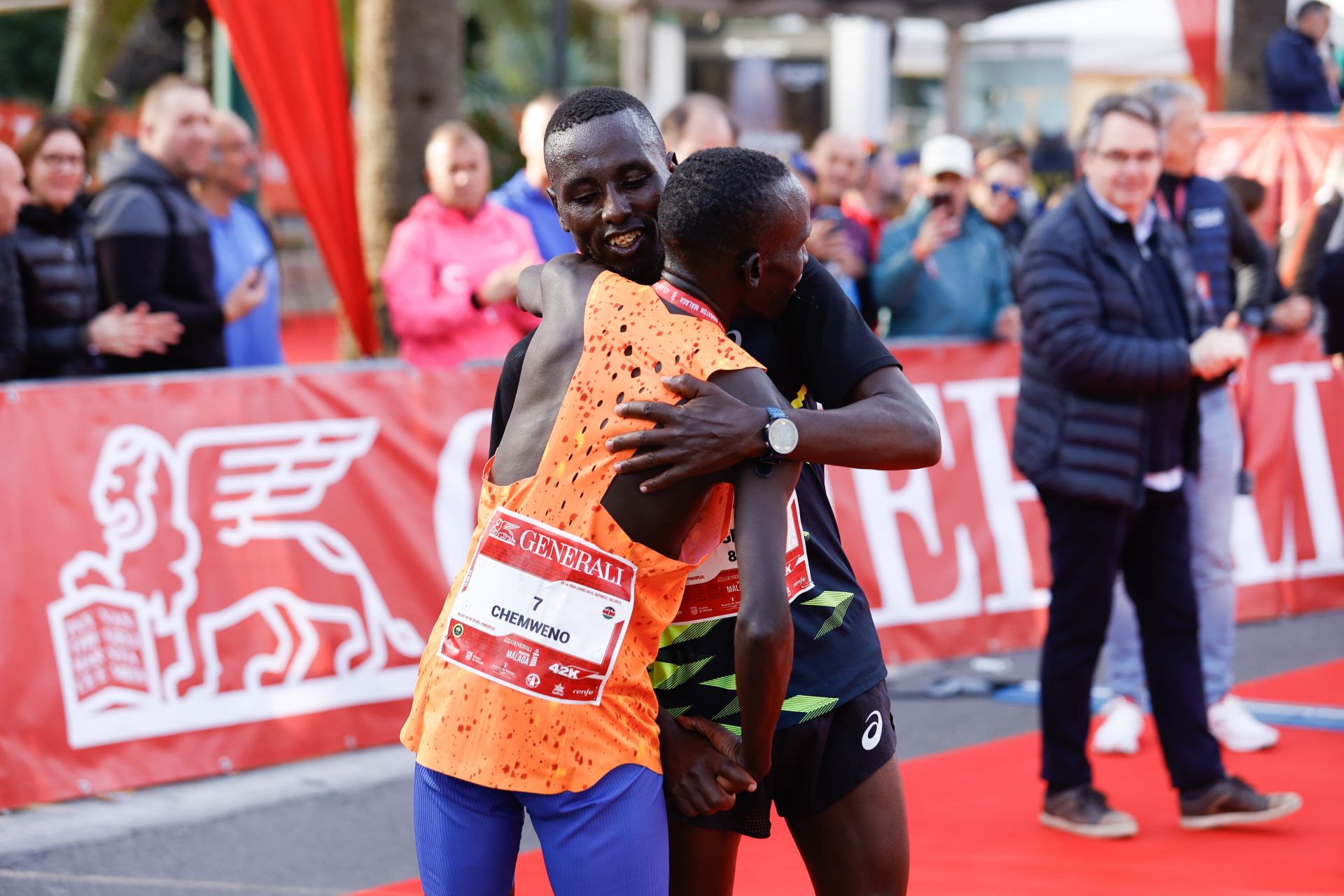 Las mejores imágenes del Generali Maratón de Málaga 2024