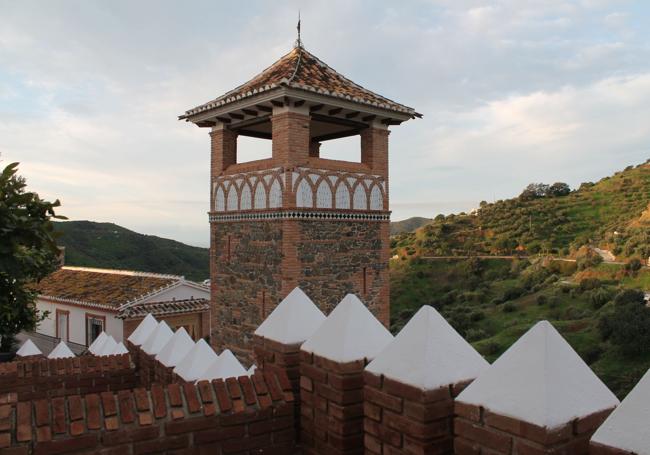 Réplica de la torre del Violín y mirador del Zagal