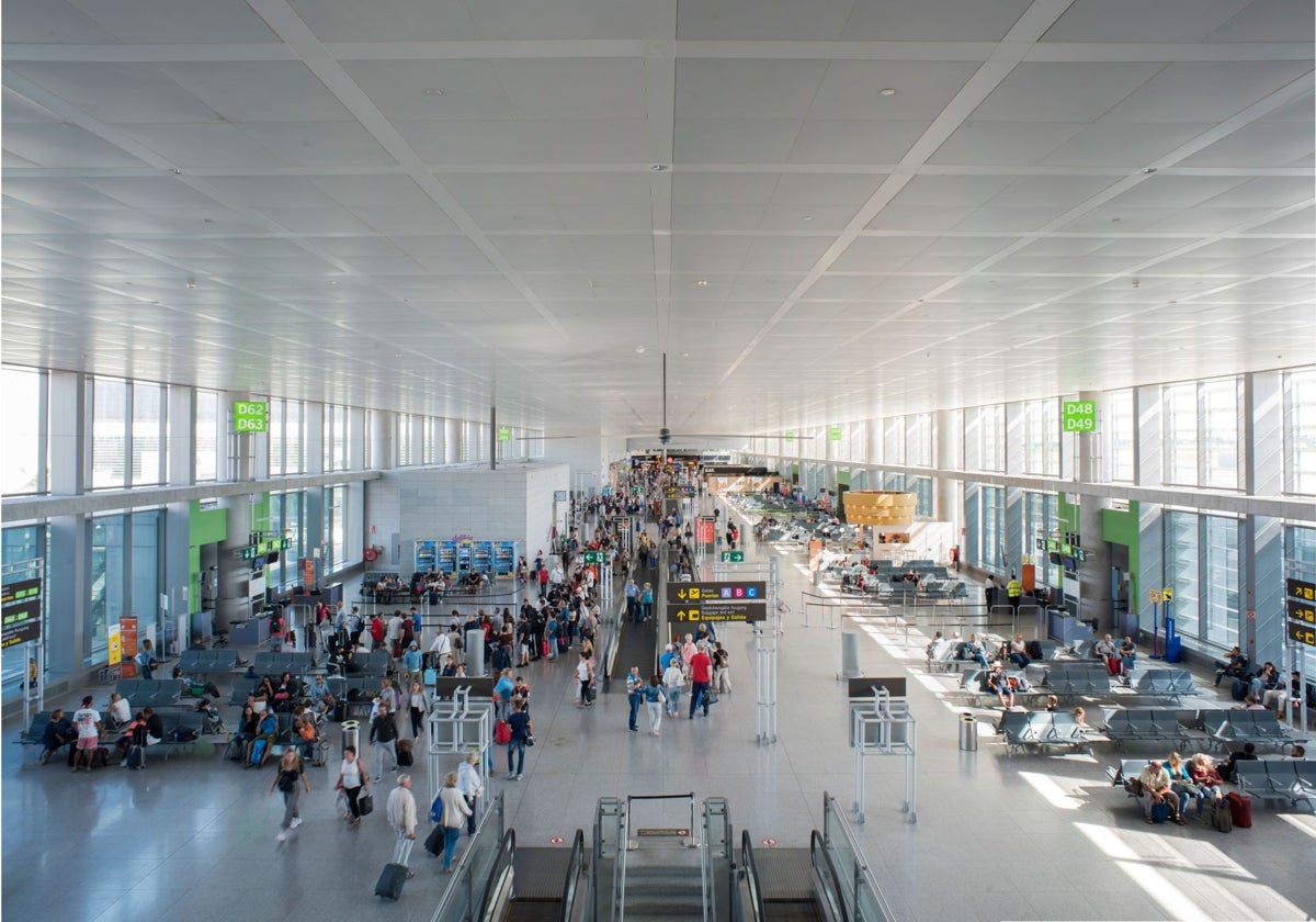 Vista de una de las zonas de puertas de embarque del aeropuerto de Málaga.