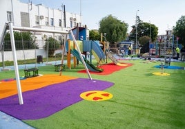 Imagen de los trabajos en el recinto infantil de la avenida de Pescia de Nerja.