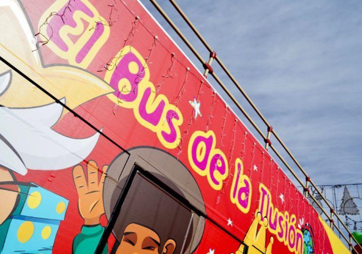 Tour solidario del bus turístico en Rincón de la Victoria