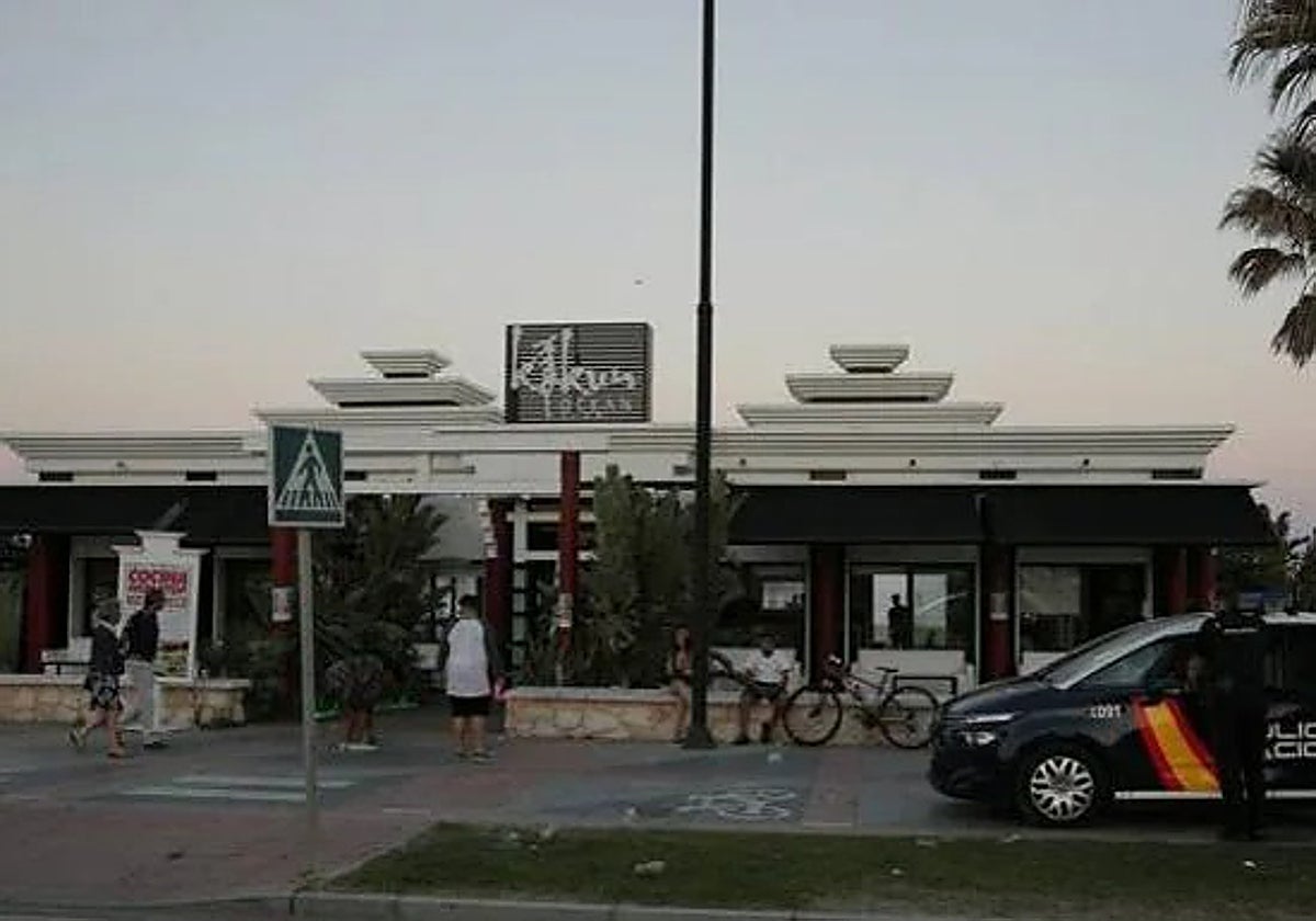 Operativo policial tras la agresión, en Torremolinos.