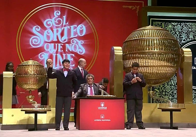 Directo | Lotería de Navidad 2024: sigue la última hora del sorteo desde el Teatro Real