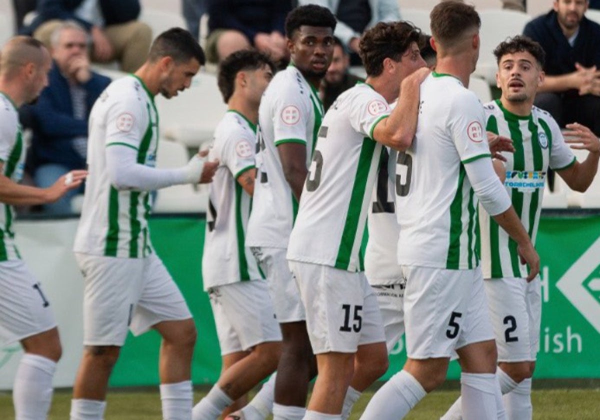 Los jugadores del Torremolinos, en un partido.