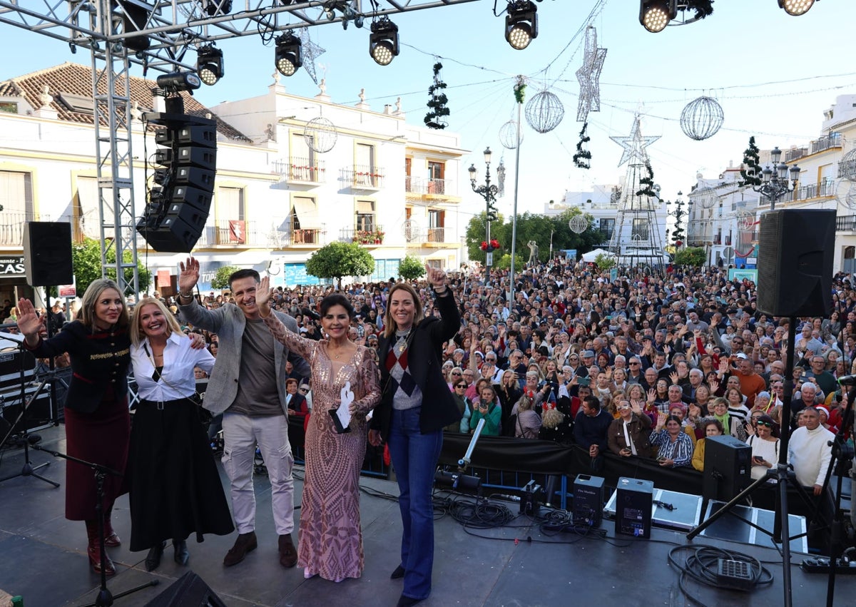 Imagen secundaria 1 - Tres imágenes de la celebración que ha tenido lugar este domingo en Torrox.