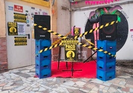 Instalación en el patio de la Casa Invisible después de recibir la orden de clausura y cese de actividad.