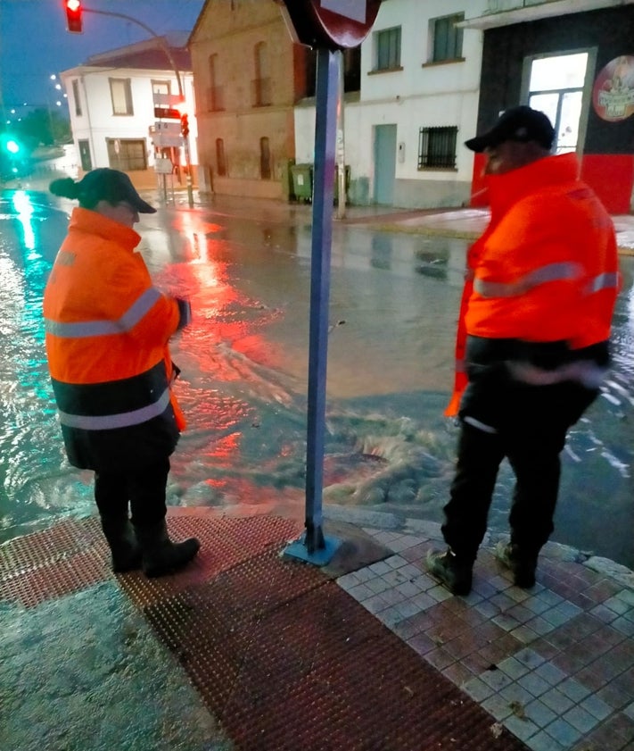 Imagen secundaria 2 - Algunos servicios realizados por Protección Civil de Campillos en estos 25 años