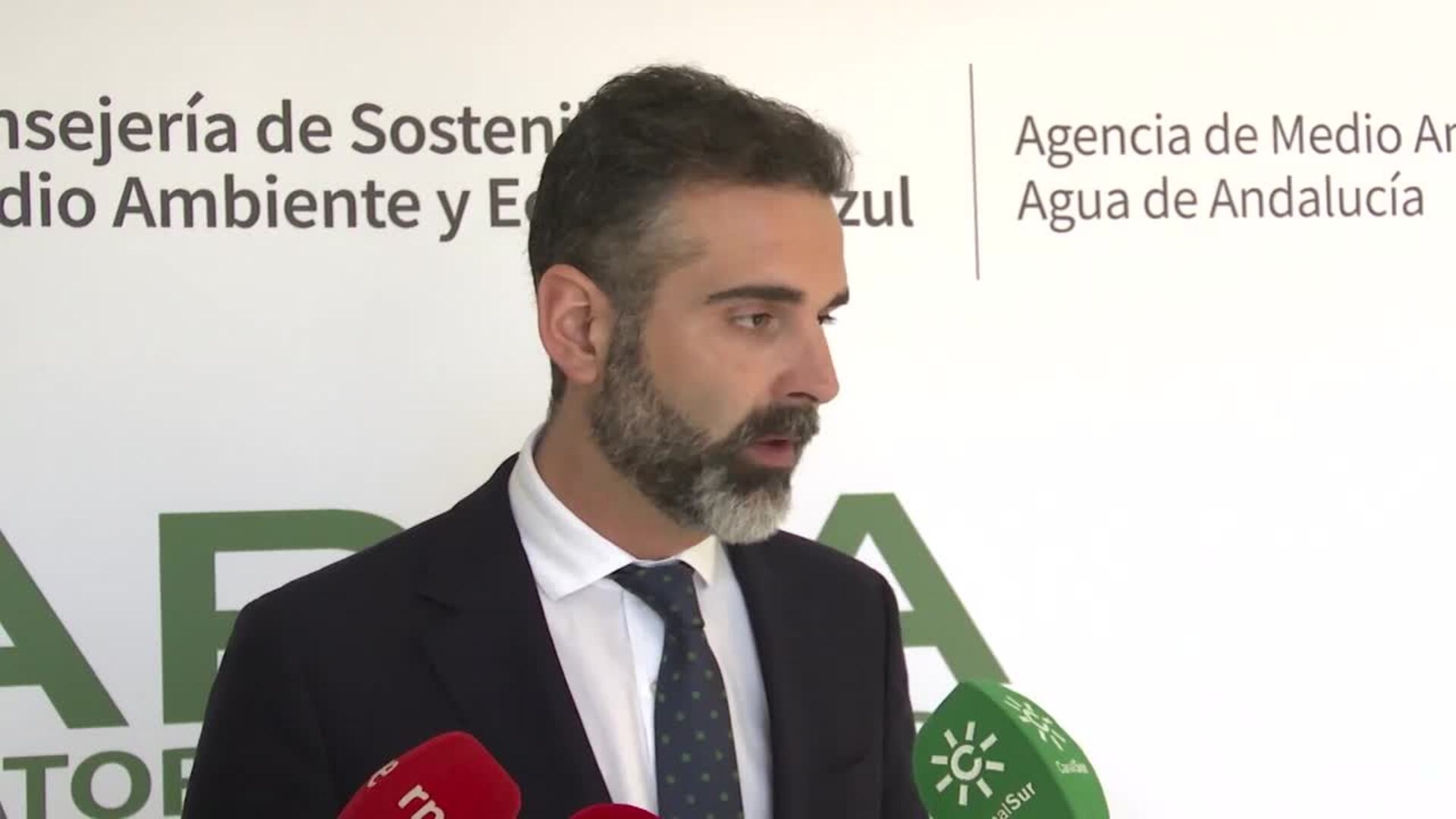 Junta de Andalucía duda de la "flexibilización" de restricciones para llenar piscinas