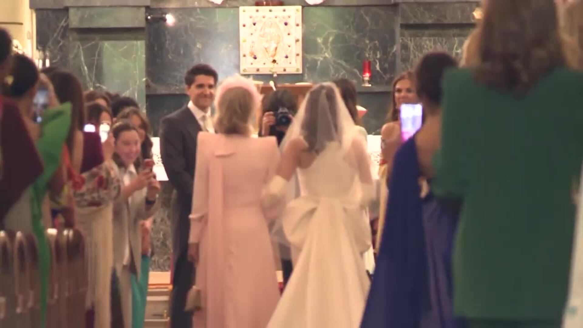 ¡Caos en la boda de Javier García-Obregón! La novia llega 40 minutos tarde