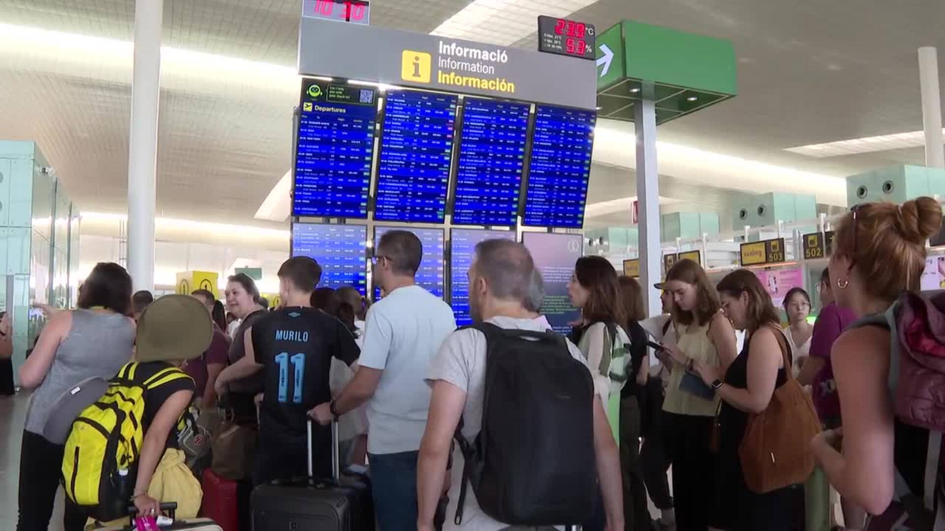 Retrasos en el Aeropuerto de El Prat por la caída informática