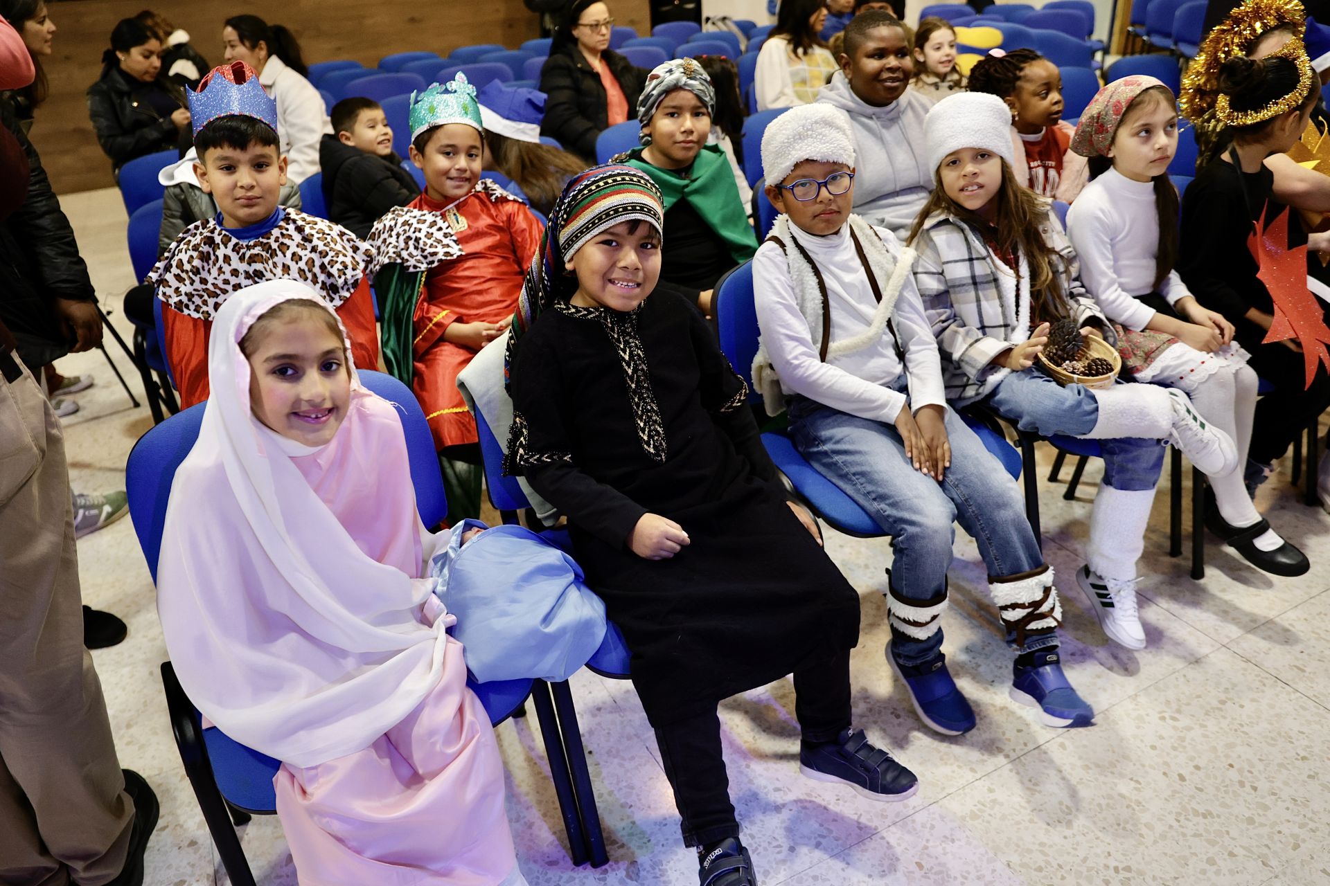 400 niños de más de 200 familias desfavorecidas de La Corta reciben el mejor regalo de Sus Majestades de Oriente