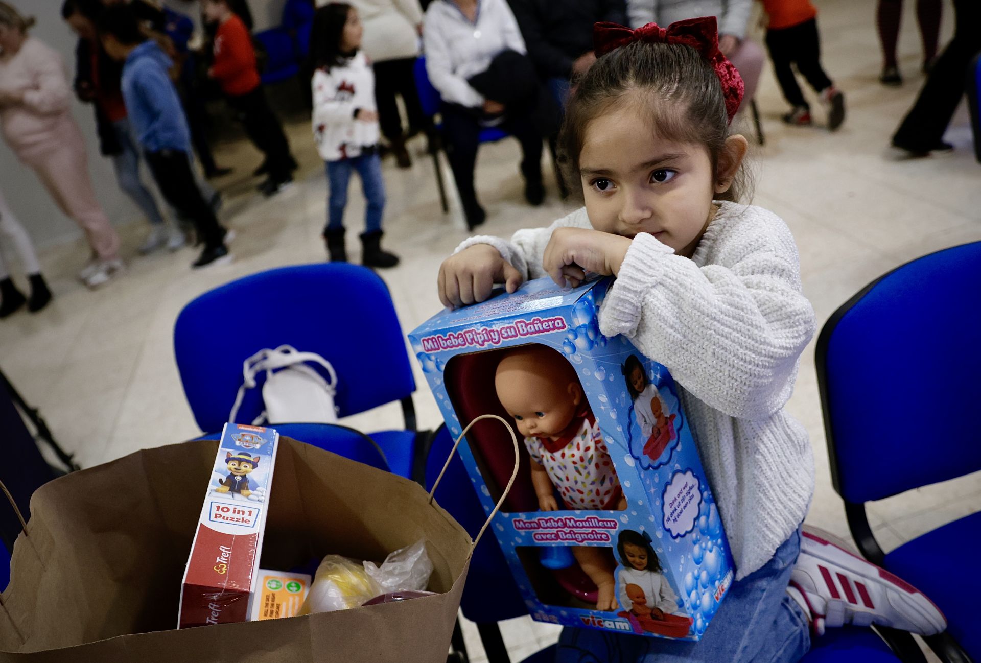 400 niños de más de 200 familias desfavorecidas de La Corta reciben el mejor regalo de Sus Majestades de Oriente