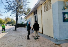 El concejal de Edificios Municipales, en una visita al recinto.