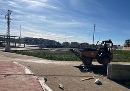 Imagen del estado de los trabajos del nuevo campo de fútbol de El Morche en Torrox-Costa.