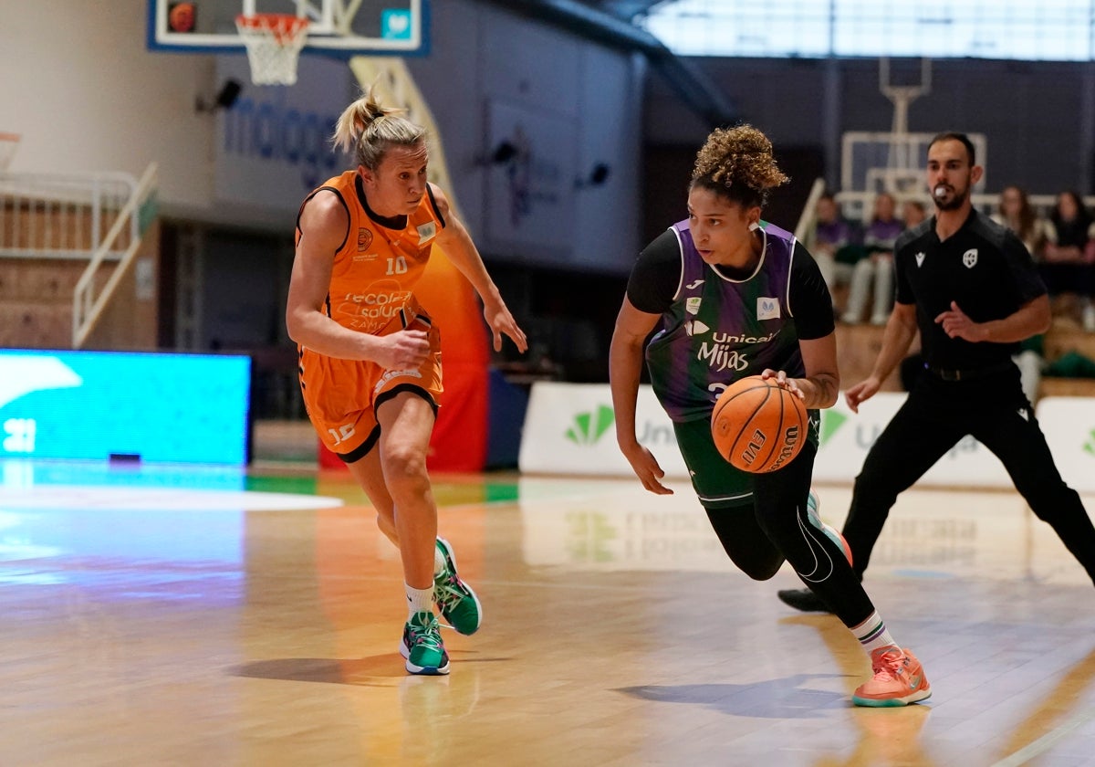 El Unicaja Mijas sucumbe en casa del Paterna en el primer encuentro del año