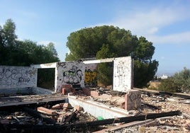 Restos de la casa de la millonaria.