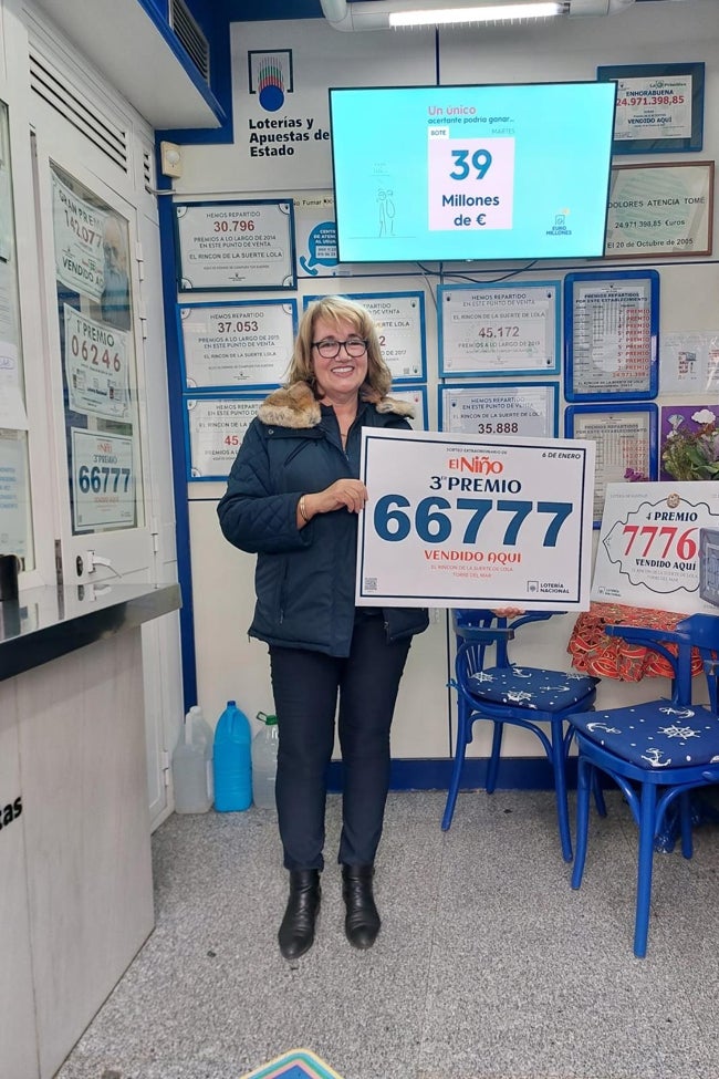 Dolores Atencia ha repartido 100.000 euros en premios, desde Torre del Mar.