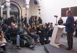 Juan Espadas, durante su comparecencia, este martes.