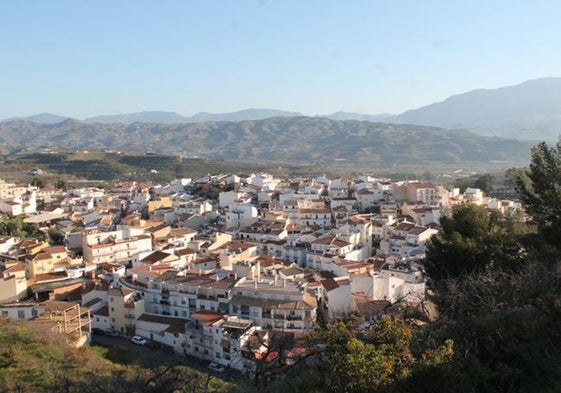 Vista panorámica del casco urbano de Benamocarra, en una imagen de archivo.