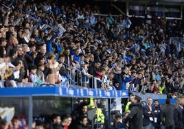 Panorámica de público en las gradas de La Rosaleda este sábado.