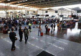 Una imagen de los andenes en la estación de trenes María Zambrano