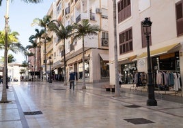 Nuevas luminarias en la calle Blas Infante.