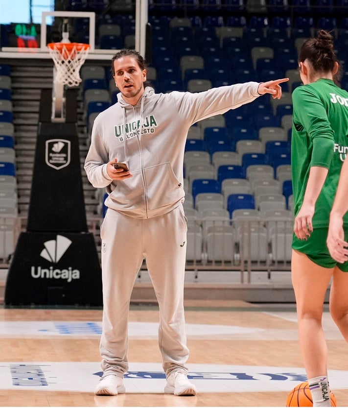 Imagen secundaria 2 - «Jugar en el Martín Carpena sirve para que nuestro deporte siga creciendo»