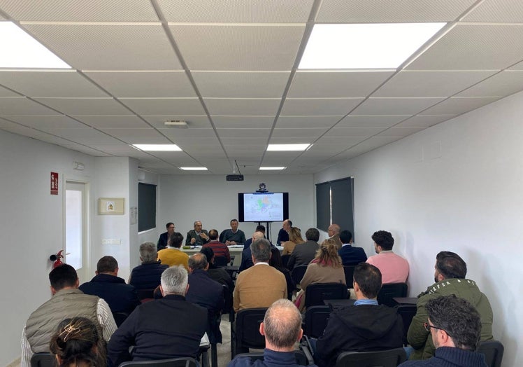 Reunión entre la Junta y los representantes de los diferentes ayuntamientos de las comarcas del Guadalhorce y Antequera.