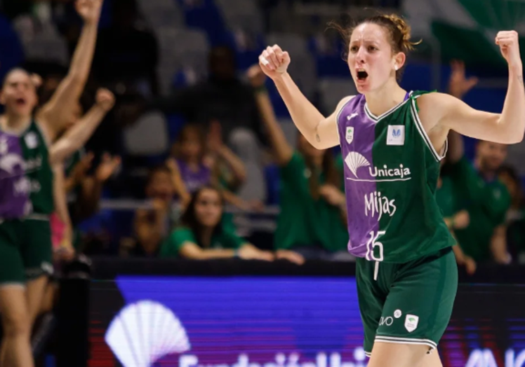 El Unicaja Mijas celebra su victoria la temporada pasada en el Carpena frente al Adereva Tenerife.