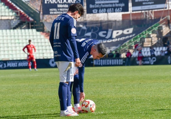 Callejón coloca el balón antes de marcar el 1-1.