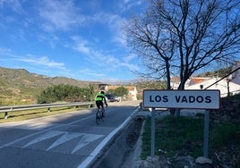 El núcleo de Los Vados, perteneciente al término municipal de Arenas, tiene apenas treinta casas.