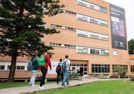 Estudiantes, en la Facultad de Ciencias Económicas de la UMA