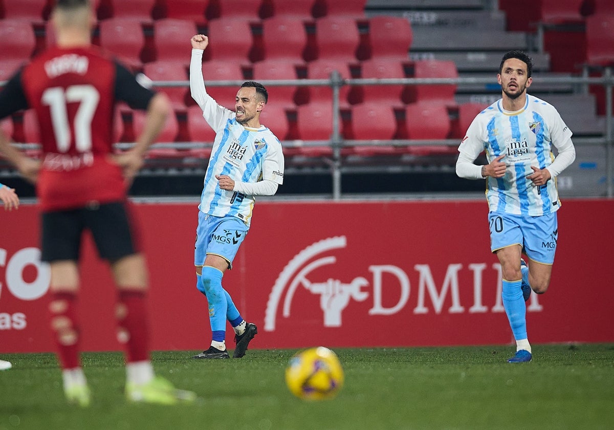 Manu Molina celebra su primer gol como jugador del Málaga.