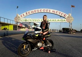 La malagueña, posando para SUR en El Templo del Motor, donde se entrena desde siempre.