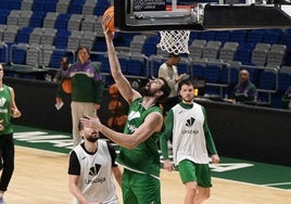 Kravish, durante el entrenamiento de este lunes.