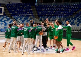 La plantilla, en el entrenamiento del viernes.