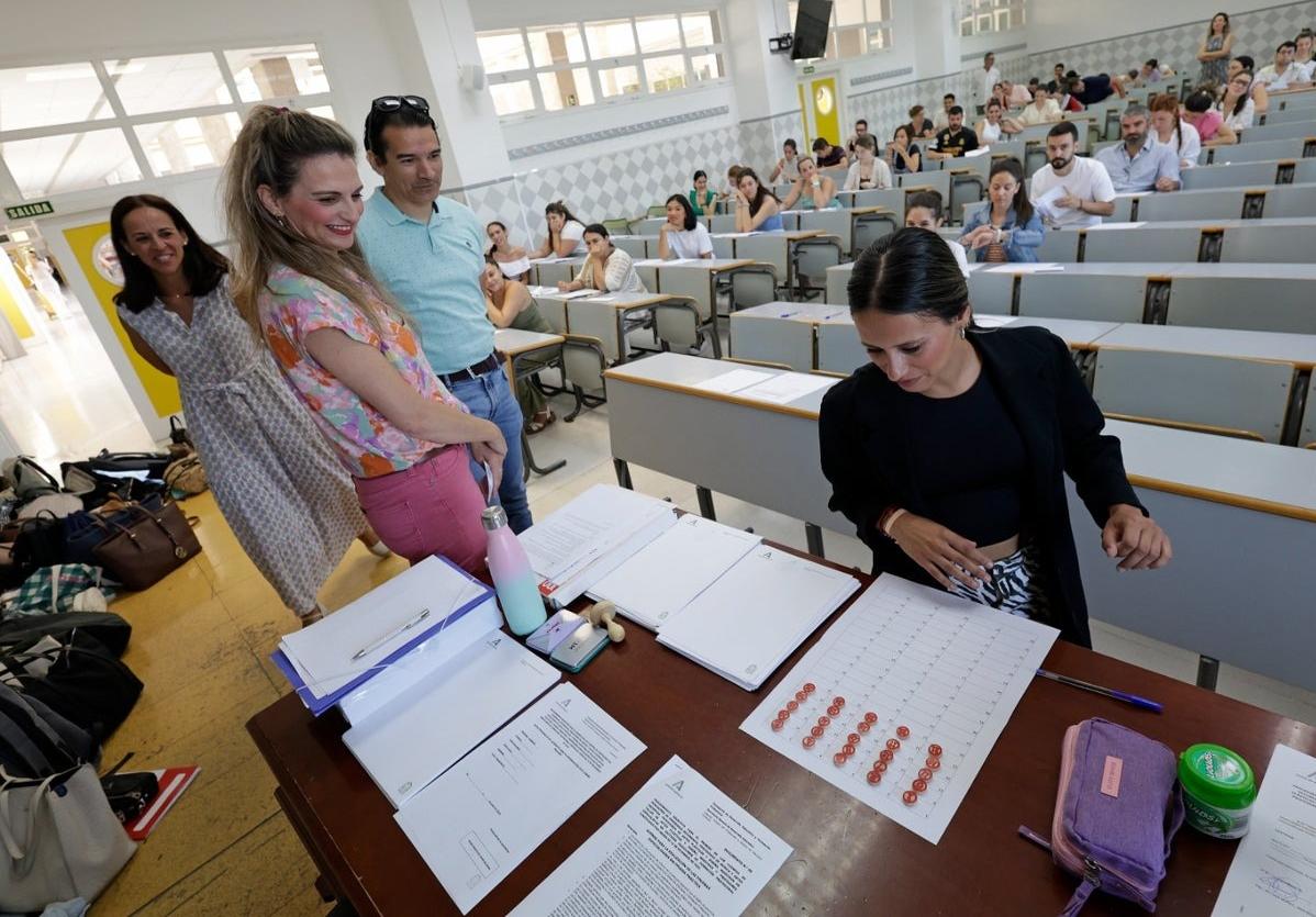 Casi 8.000 plazas para docentes en Andalucía en 2025: estos son los puestos por especialidades