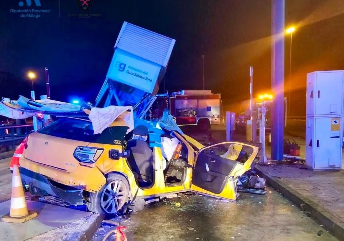 Imagen del vehículo accidentado, este domingo.